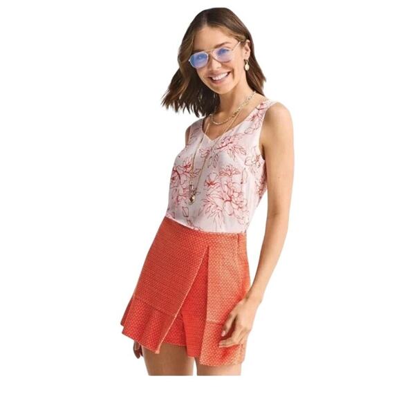 NWT CAbi #6325 Women's Multicolor Floral Print V-neck Stencil Top Size Medium - Picture 1 of 5